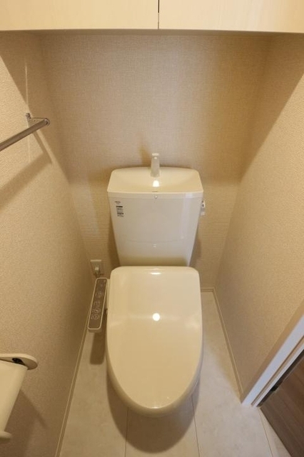 トイレ　温水洗浄暖房便座