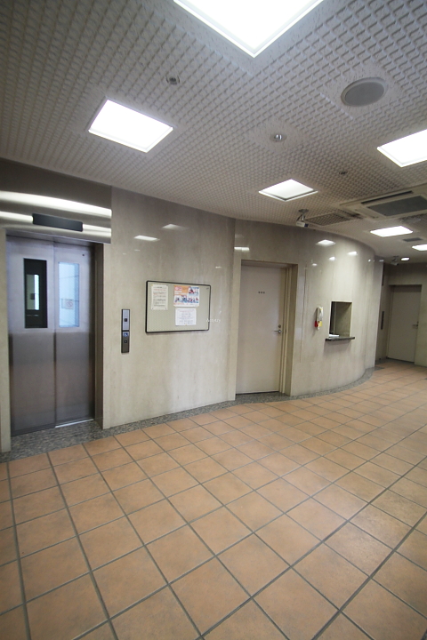 東京メトロ千代田線 新御茶ノ水駅 徒歩3分 12階建 築25年の外観写真