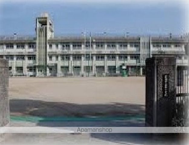 小学校　原小学校（小学校）まで750m