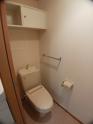 トイレ　落ち着いたトイレです