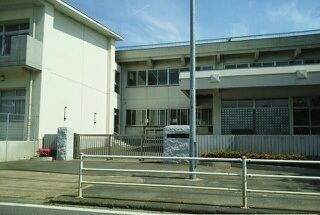 小学校　鹿島小学校（小学校）まで490m