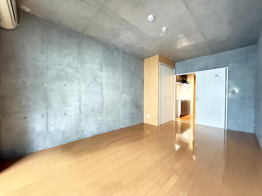 その他部屋・スペース　コンクリート打ちっぱなしの壁面！！