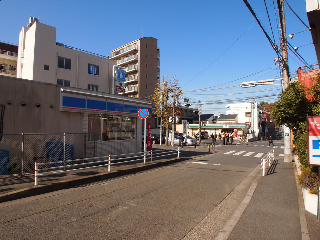 コンビニ　セブンイレブン藤沢朝日町店（コンビニ）まで347m