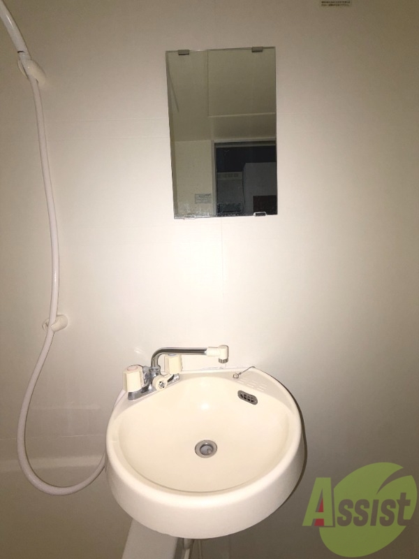 洗面設備　洗面はコンパクトですが使いやすくなっていますね。