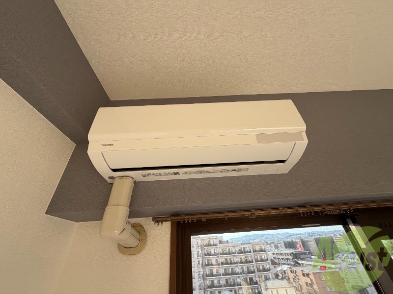その他設備　こちらのお部屋はエアコン付きです。年中快適に暮らせますね。