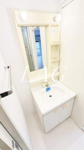 洗面設備　独立洗面台です。