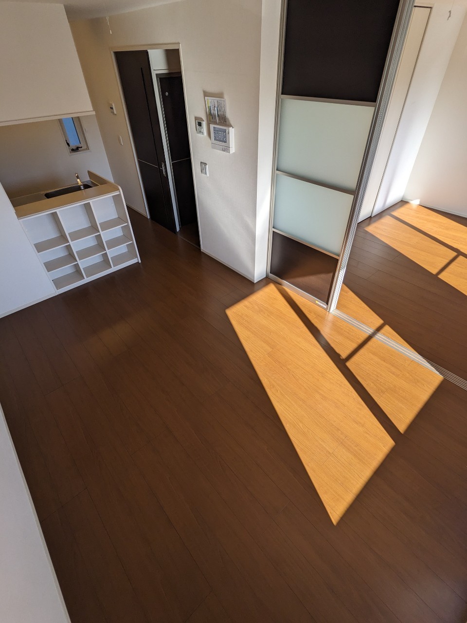 居室・リビング　※同物件、別部屋の写真です。