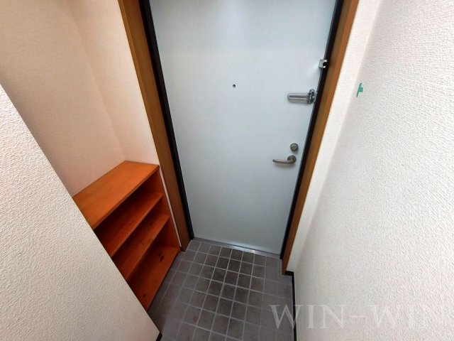 玄関　イメージ（同建物内別部屋の写真です）