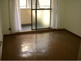 居室・リビング　別部屋参考写真です。