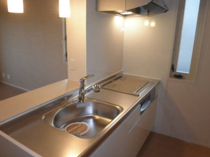 キッチン　3口ＩＨコンロ付システムキッチン！