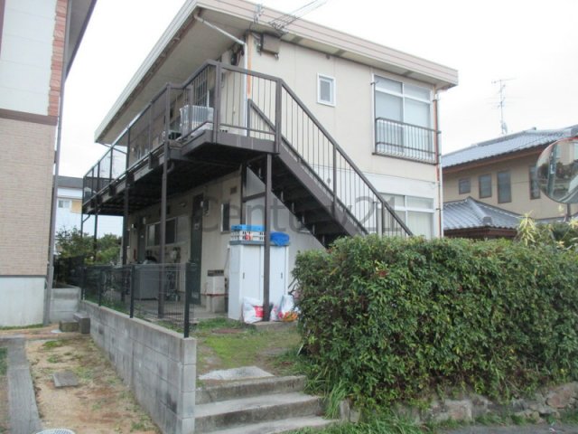 池田市畑のマンションの建物外観