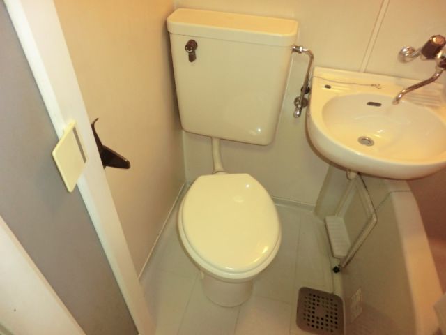 【名古屋市守山区小幡のアパートのトイレ】