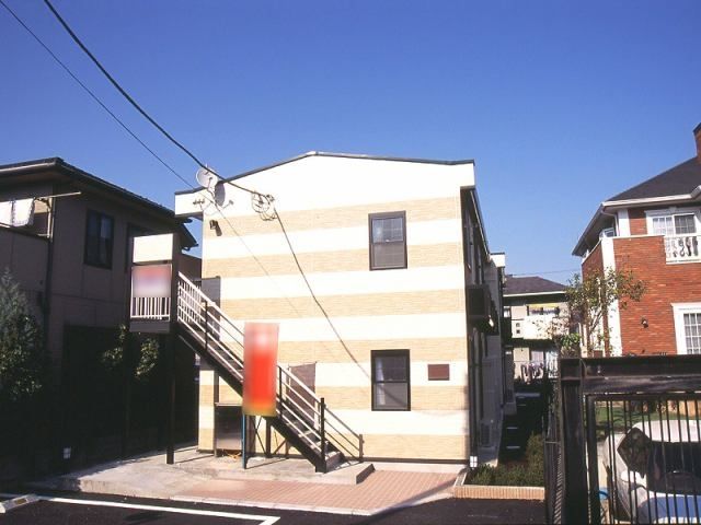 横浜市栄区長尾台町のアパートの建物外観