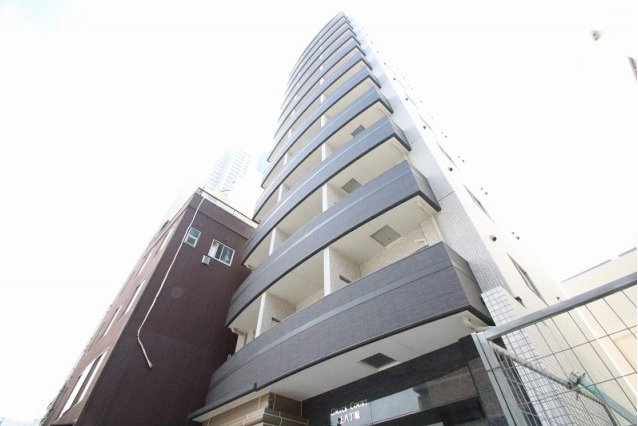 広島市中区上八丁堀のマンションの建物外観