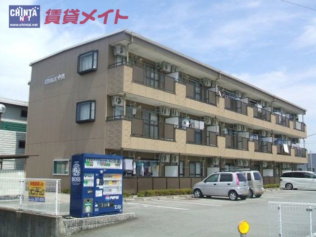 松阪市川井町のマンションの建物外観