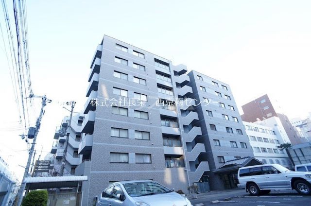 京都市下京区竹屋之町のマンションの建物外観