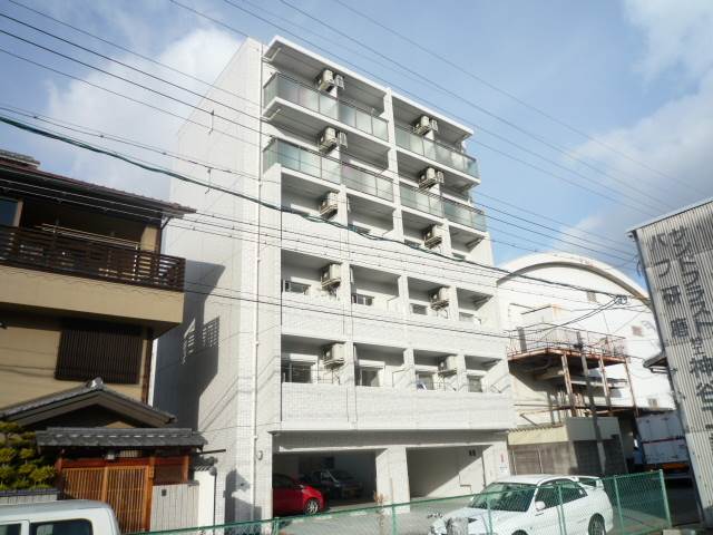 名古屋市熱田区千代田町のマンションの建物外観