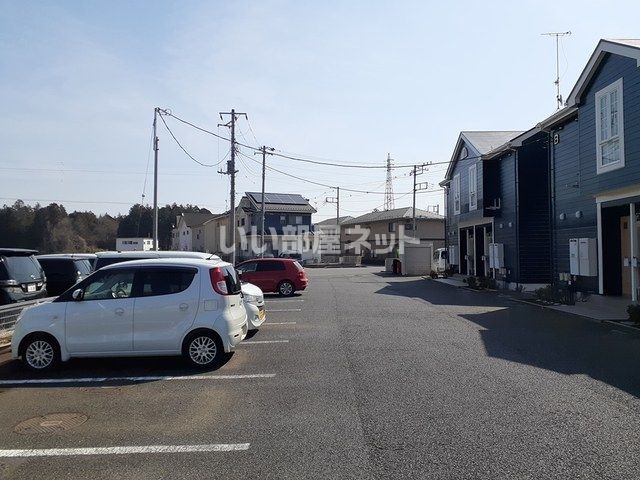 【水戸市酒門町のアパートの駐車場】