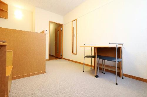 居室・リビング　退寮をお考えの方には家具家電付きがおススメ！