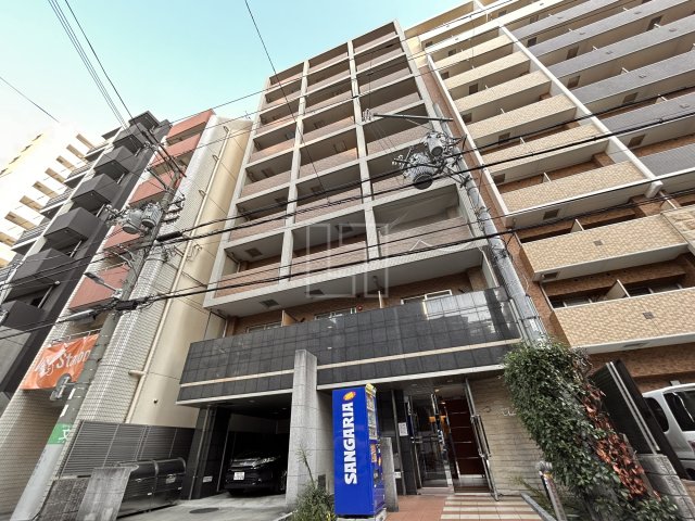 【ジュネーゼグラン上本町の建物外観】