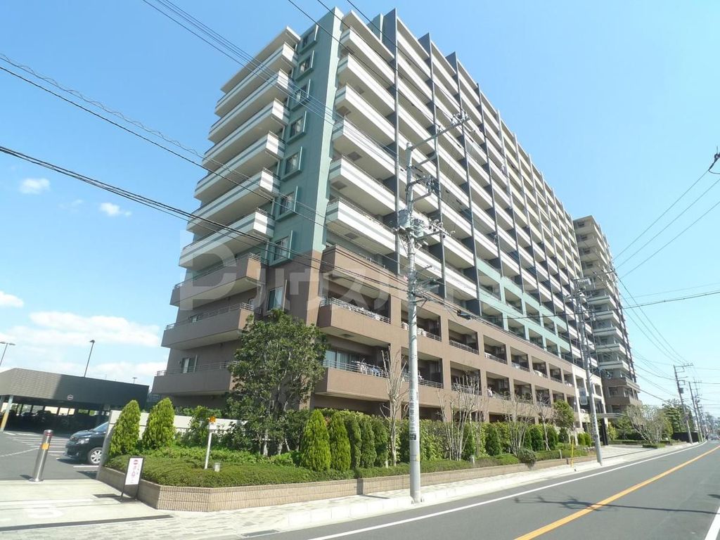 流山市西初石のマンションの建物外観