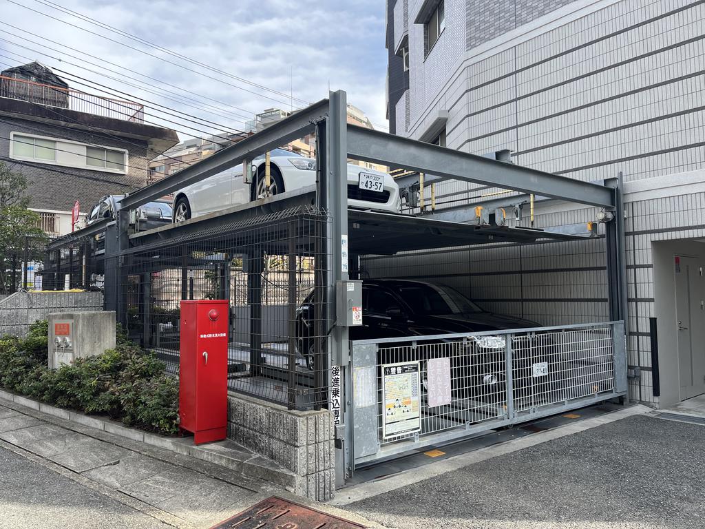 【エスリード中山手県庁前の駐車場】