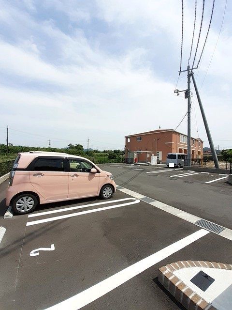 【岩国市周東町下久原のアパートの駐車場】