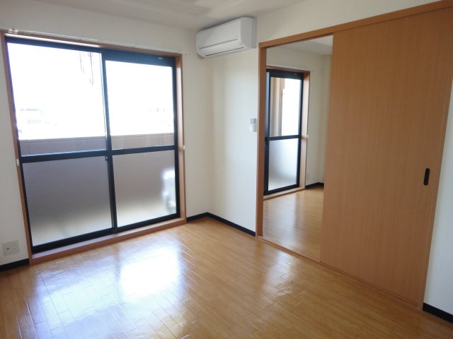 居室・リビング　ＬＤＫ（12.8帖）