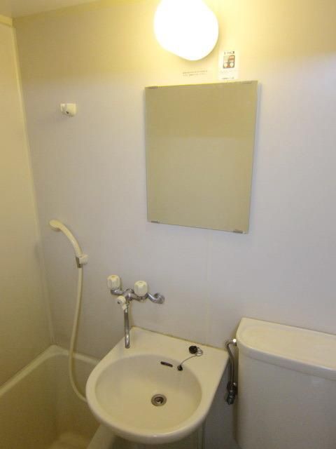 洗面設備　★小さな洗面台付いてます★