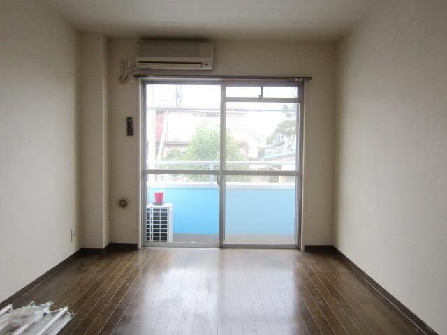 居室・リビング　★６帖洋室★