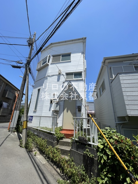 建物外観　閑静な住宅地でゆったりライフスタイルを満喫してください♪