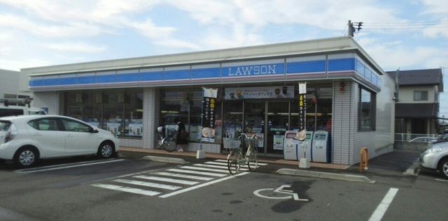 コンビニ　ローソンさん（コンビニ）まで450m