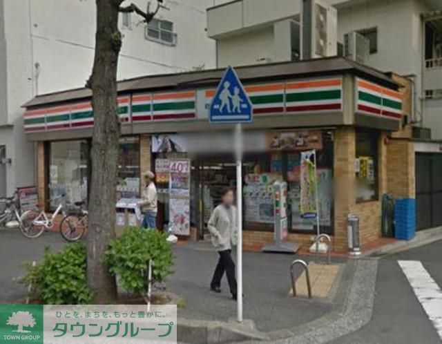 コンビニ　セブンイレブン（コンビニ）まで210m