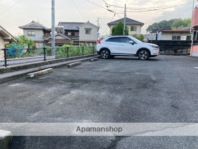 駐車場　エントランス