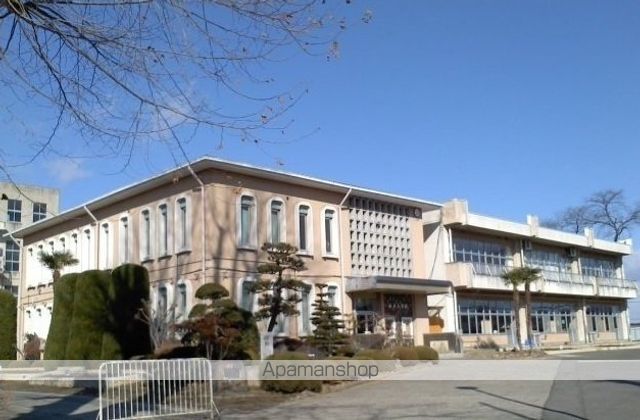 小学校　二本松市立油井小学校（小学校）まで400m