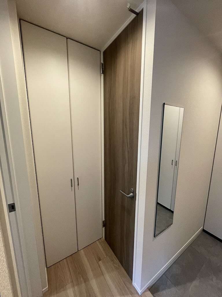 玄関　※写真は同間取り別部屋のものです