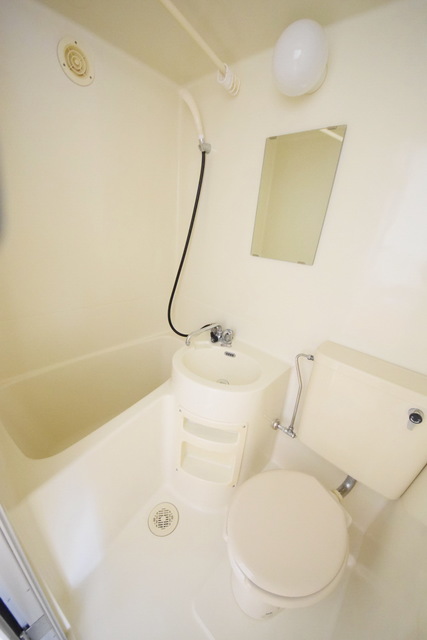 バス・シャワールーム　★一日の疲れを流しましょう★