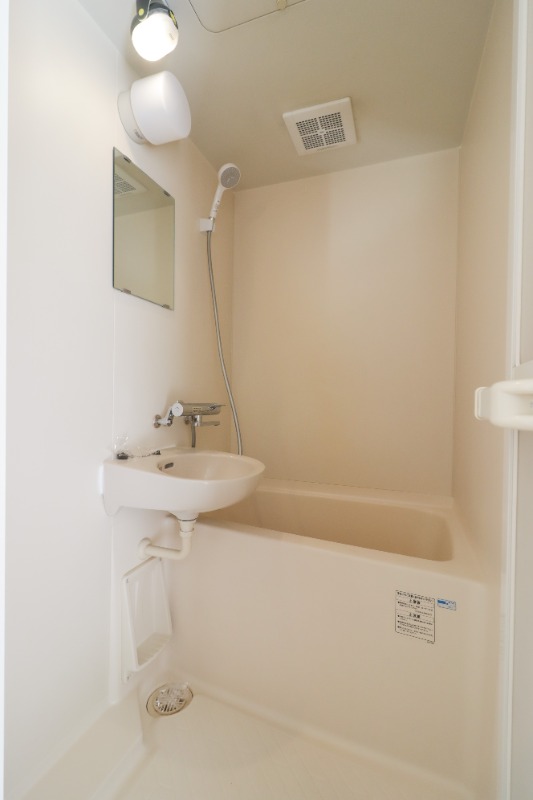 バス・シャワールーム　図面と現状に相違がある場合には現状を優先