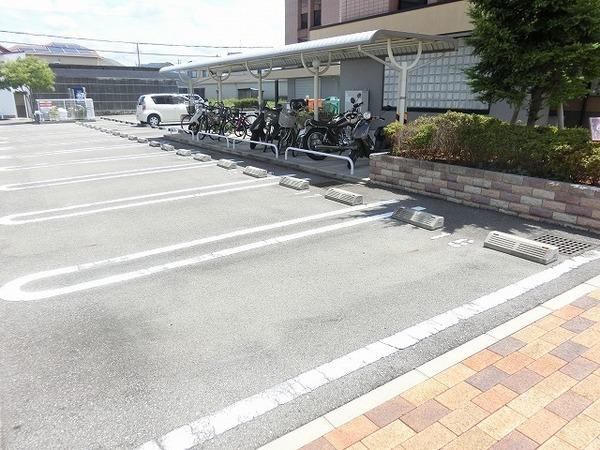 駐車場　敷地内駐車場！