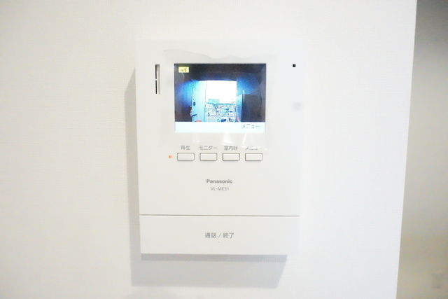 セキュリティ　来客時に安心のＴＶモニタ付インターホンです☆