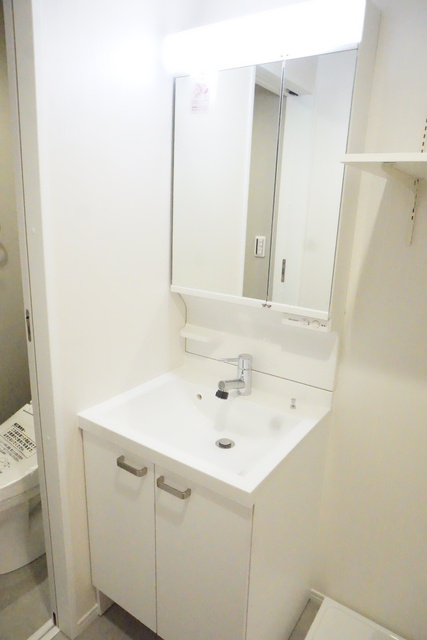 洗面設備　朝の身支度に欠かせない洗面化粧台です☆