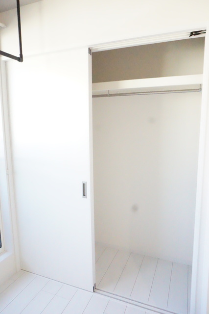 収納　お洋服がかけられるクローゼットです☆