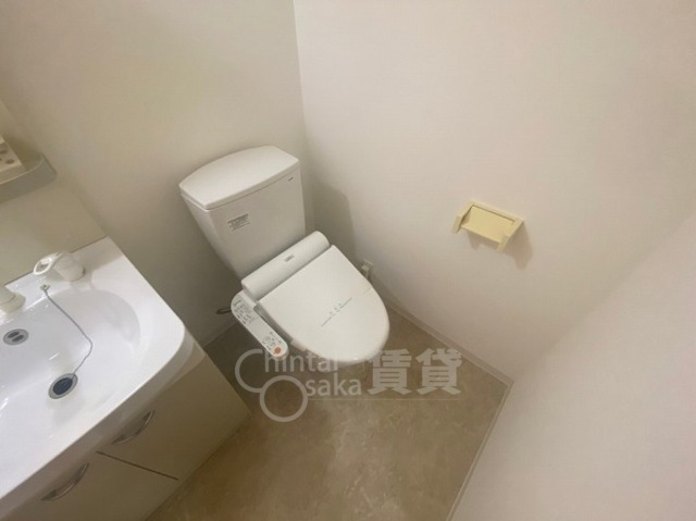 阪急千里線 豊津駅 徒歩2分 8階建 築12年のトイレ写真