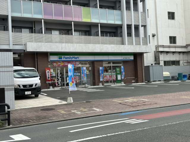 コンビニ　ファミリーマート 小倉下到津五丁目店（コンビニ）まで1629m