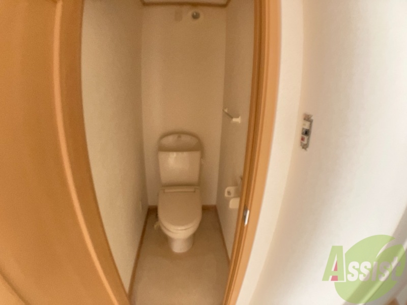 トイレ　トイレはシンプルで清潔感がありますね～！