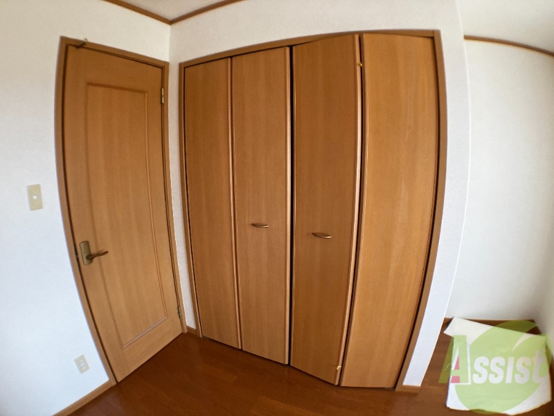 収納　洋室に収納が付いていますよ！中はお楽しみに！