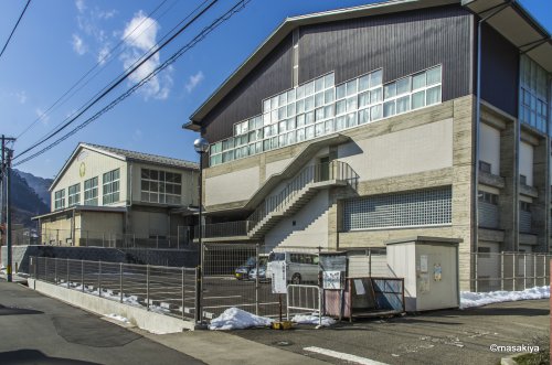 中学校　長野市立西部中学校（中学校）まで560m