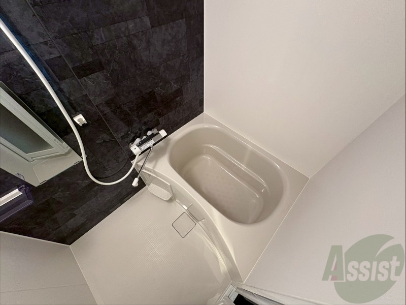 バス・シャワールーム　お風呂になります。一日の疲れを癒してくださいね。