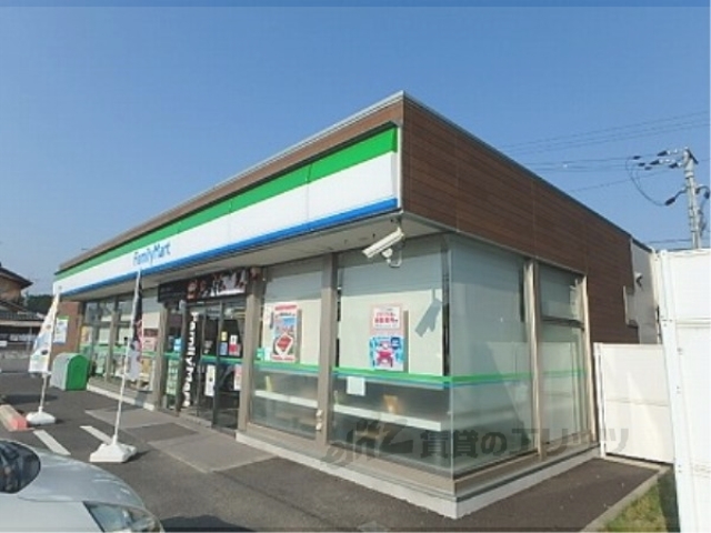 コンビニ　ファミリーマート栗東御園店（コンビニ）まで600m