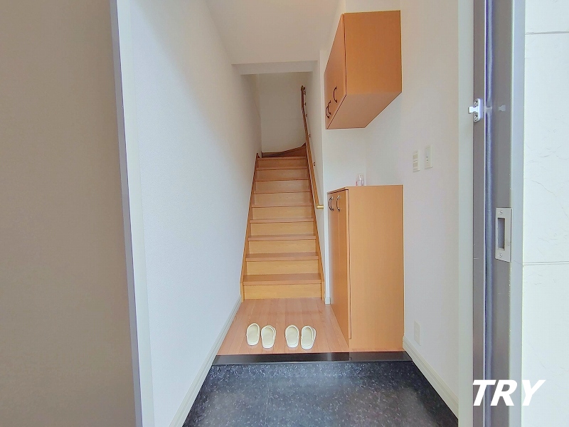 玄関　１階からの専用玄関